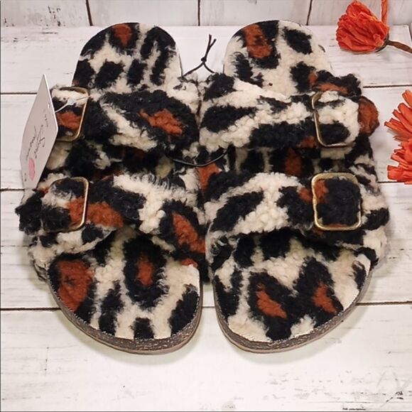 Secret Treasures Women's Cheetah Print Sandals || Size 6, 9, 11 - Picture 2 of 6